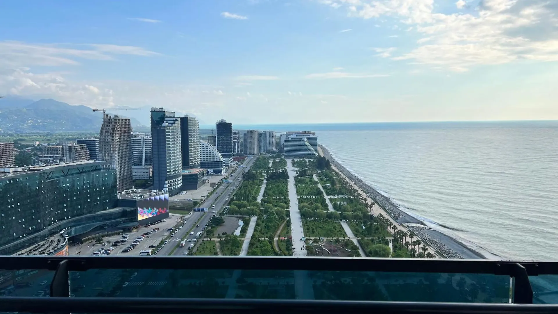 Batumi Orbi Beach Tower 0*,